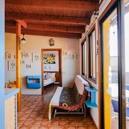 ゲストハウス カーサナーガ Almáciga